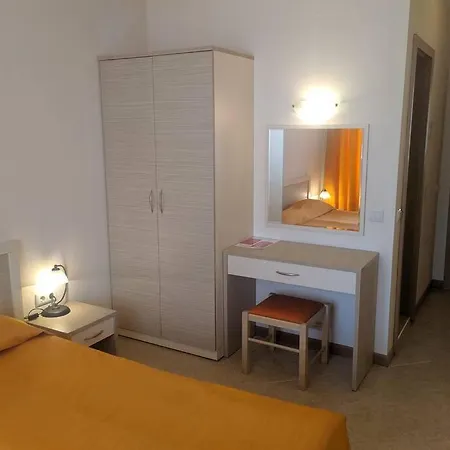 Appartamento Royal Sun, 6 People, 600 M From The Sea