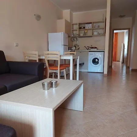 Royal Sun, 6 People, 600 M From The Sea Appartamento Sunny Beach