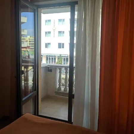 Royal Sun, 6 People, 600 M From The Sea Daire *