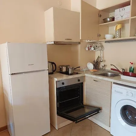 Royal Sun, 6 People, 600 M From The Sea Daire